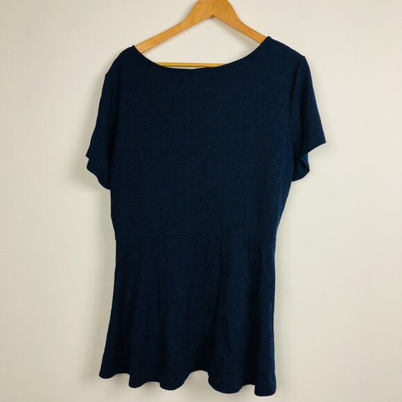 Torrid Women's Peek A Boo Peplum Top Short Sleeve Leopard Print Blue Size 3X - Picture 4 of 5